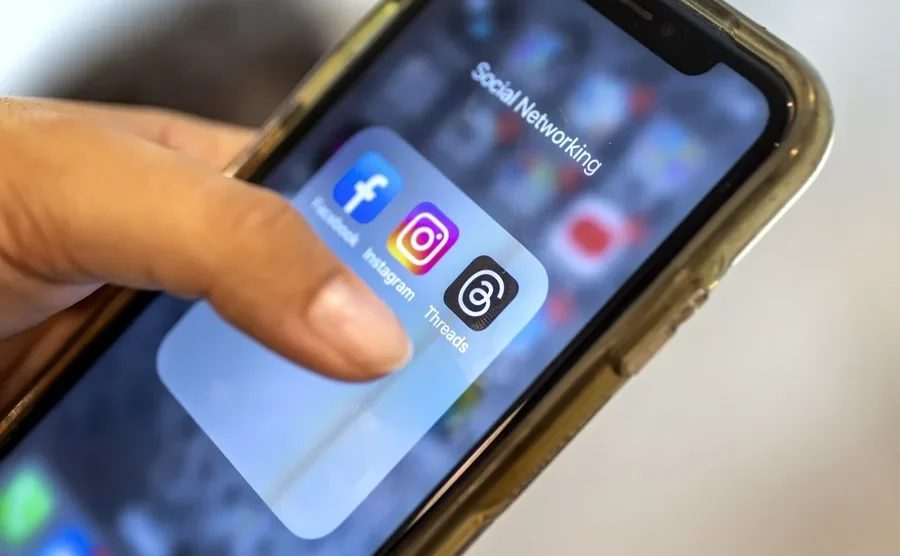 prohibición de redes sociales a menores